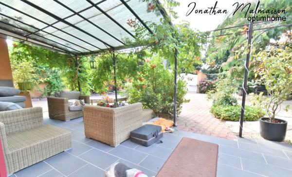 Conches-en-Ouche – Ensemble immobilier avec multiples possibilités