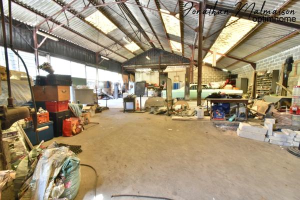 Conches-en-Ouche – Ensemble immobilier avec multiples possibilités