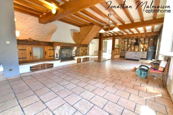 Conches-en-Ouche – Ensemble immobilier avec multiples possibilités