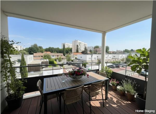 T3 avec grand balcon et 2 places de parking