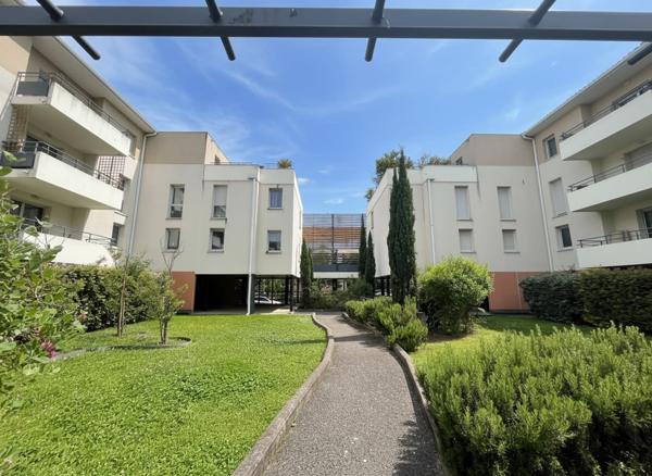 T3 avec grand balcon et 2 places de parking