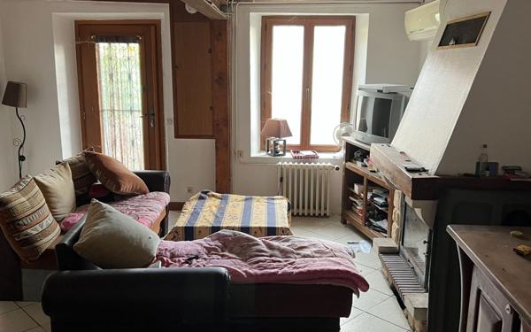 Maison à vendre    4 pièces •  Neuilly-Saint-Front