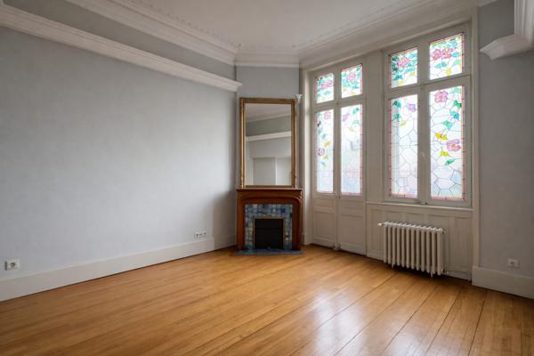 Nancy (54000) Magnifique appartement T6 198 m² – 4 chambres – 2 parkings – Nancy centre