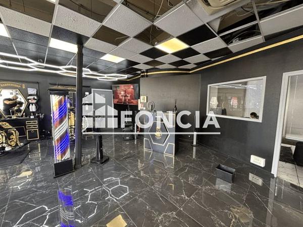 À vendre Local commercial 217.4 m² - Poitiers 86000