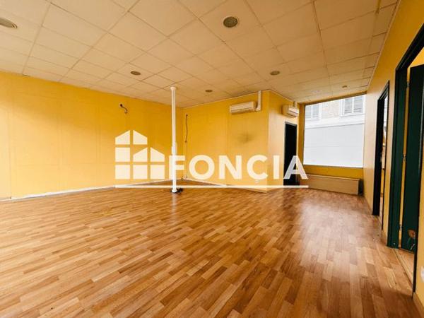 À vendre Local commercial 217.4 m² - Poitiers 86000