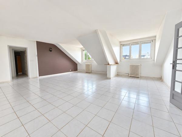 Appartement
         4 pièces
        - 105 m² Exclusivité 166 400 € *