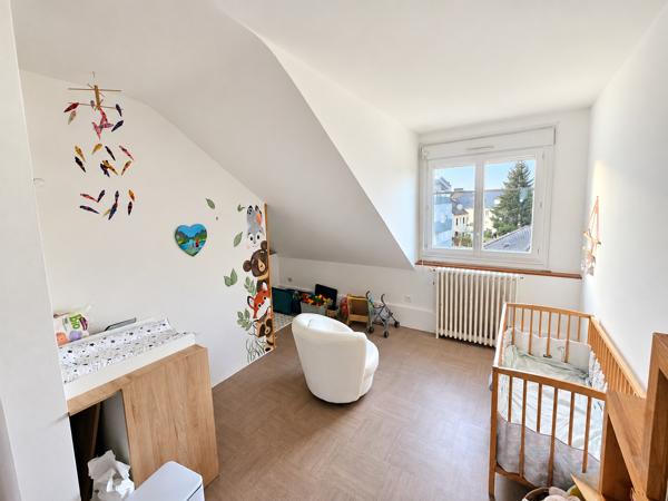 Appartement
         4 pièces
        - 105 m² Exclusivité 166 400 € *
