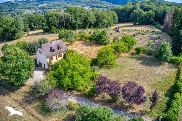 Maison à vendre |  Saint-Léon-sur-Vézère |  5 pièces | 140 m²