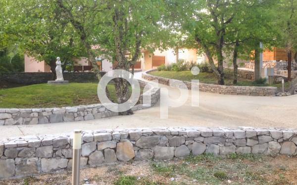 Maison à vendre    18 pièces •  Saint-Alban-Auriolles