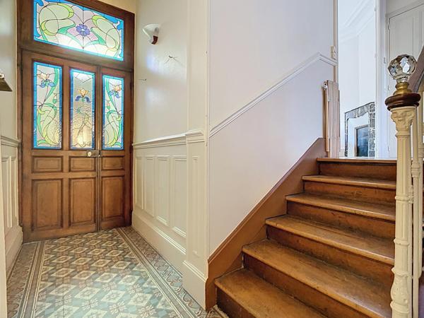 BELLE MAISON DE VILLE