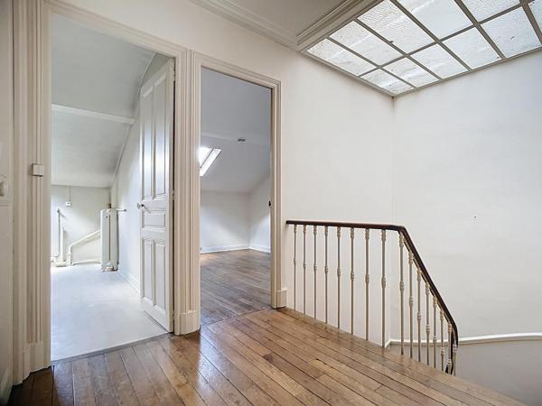 BELLE MAISON DE VILLE