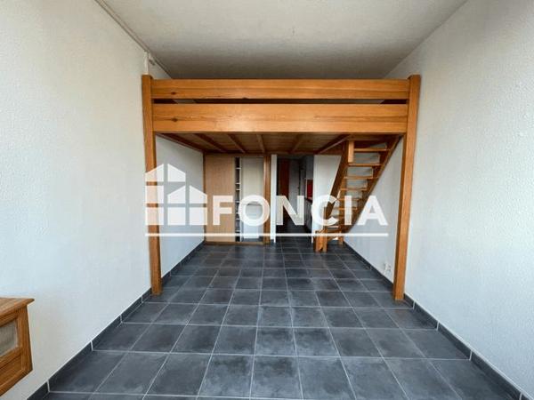 Location Studio 23.81 m² - 6 SQUARE LEON BLUM Puteaux 92800