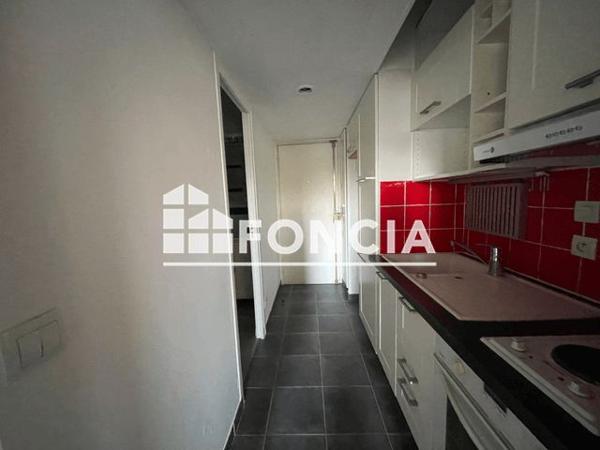 Location Studio 23.81 m² - 6 SQUARE LEON BLUM Puteaux 92800