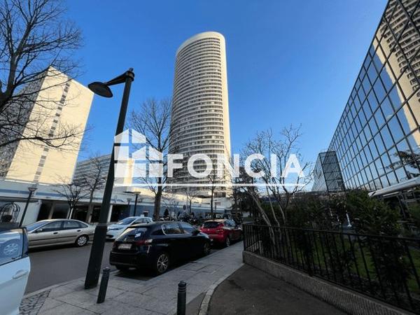 Location Studio 23.81 m² - 6 SQUARE LEON BLUM Puteaux 92800