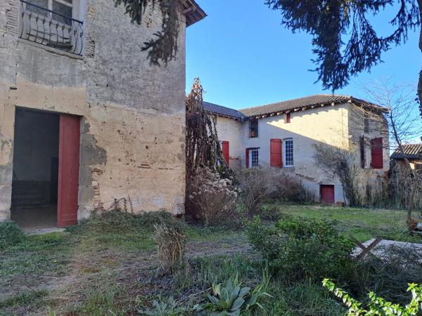 Demeure historique du XIIIème siècle – à finir de rénover