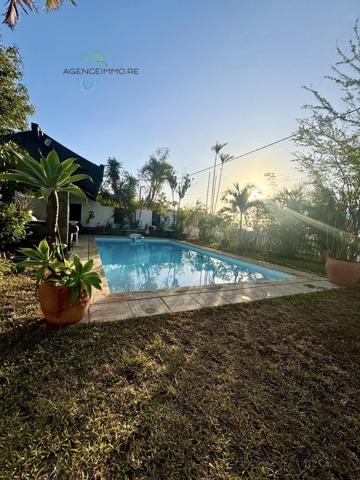 Villa T4 de 210m2 avec piscine et dépendance à BOUCAN CANOT