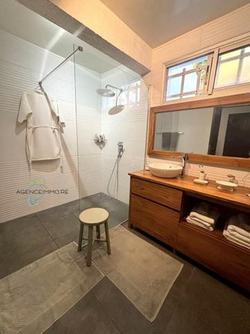 Villa T4 de 210m2 avec piscine et dépendance à BOUCAN CANOT