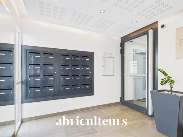 Menton (Bas Borrigo) Superbe T2 de 47 m² avec plus de 100 m² d'extérieur