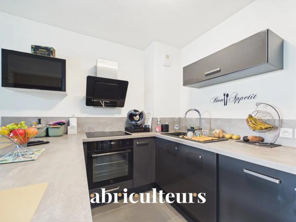 Menton (Bas Borrigo) Superbe T2 de 47 m² avec plus de 100 m² d'extérieur