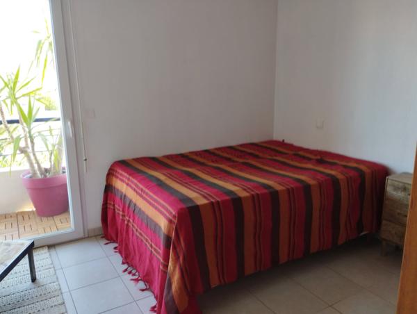 FREJUS UN F2 DERNIER ETAGE BOX Fréjus (83600)