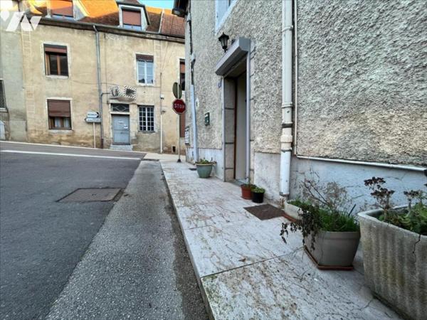 MAISON DE VILLE AVEC GARAGE A MARNAY