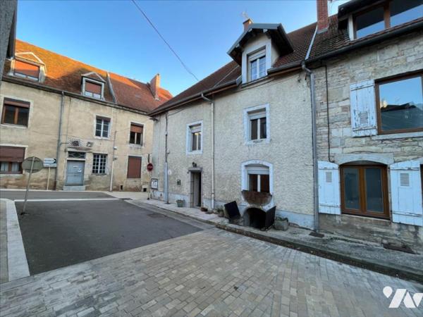 MAISON DE VILLE AVEC GARAGE A MARNAY