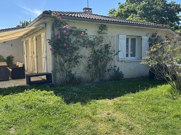 Villa dans parc arboré