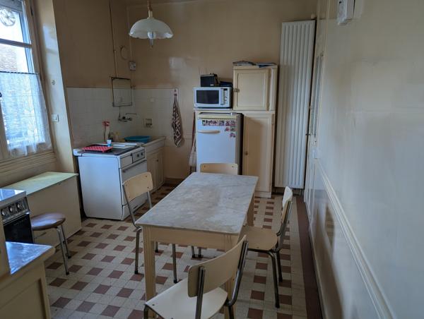 Maison de ville avec atelier !