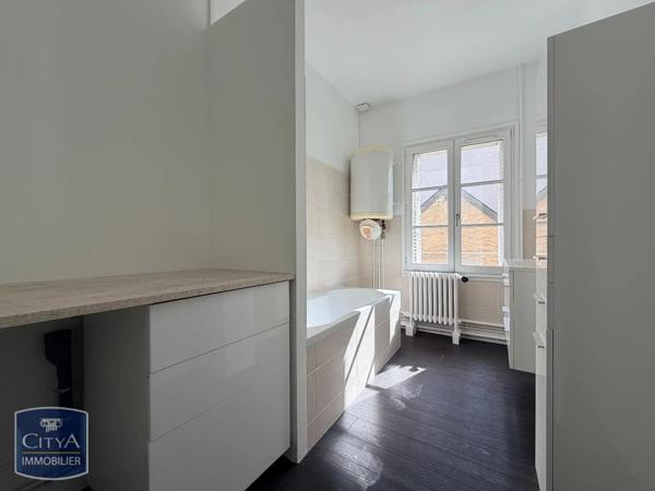 Appartement à louer 4 pièces 107.21m² Tours (37000)