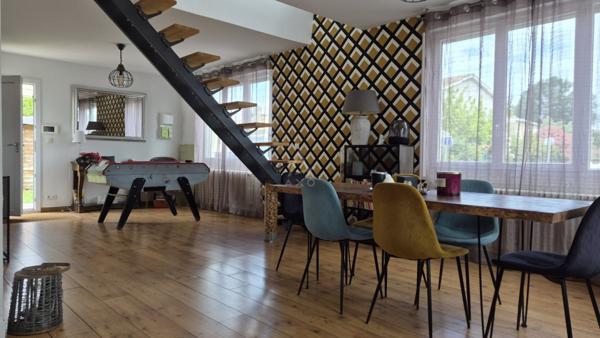 Maison familiale R+1 de 160 m²  4 chambres  Jardin avec espace BBQ et abri