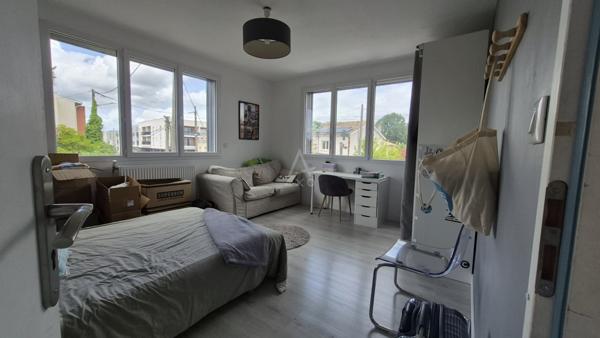 Maison familiale R+1 de 160 m²  4 chambres  Jardin avec espace BBQ et abri