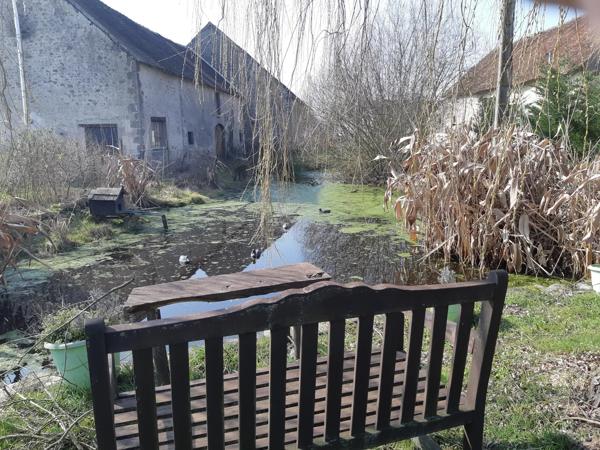 Ferme du début du 20ème siècle, nombreuses dépendances, maison à rénover, piscine