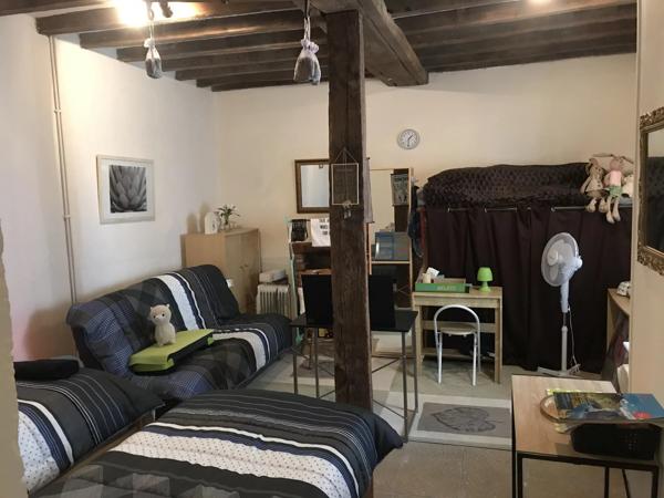 Ferme du début du 20ème siècle, nombreuses dépendances, maison à rénover, piscine