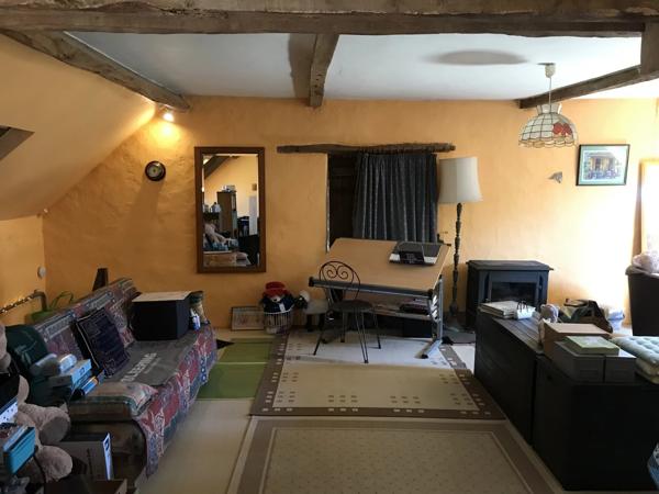 Ferme du début du 20ème siècle, nombreuses dépendances, maison à rénover, piscine