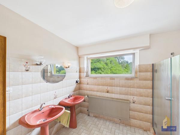 Colmar Maraîchers – Maison familiale 5 chambres avec vie de plain-pied, sous-sol complet et jardin au calme"
