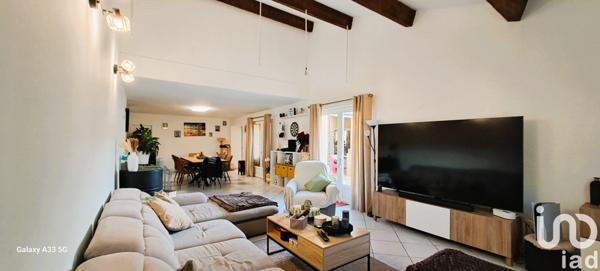 Maison traditionnelle 13 pièces de 286 m² à Magalas (34480)