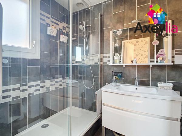 Mably (42300) A VENDRE - MABLY - MAISON ENTIÈREMENT RÉNOVÉE AVEC TROIS CHAMBRES, GARAGE ET TERRAIN