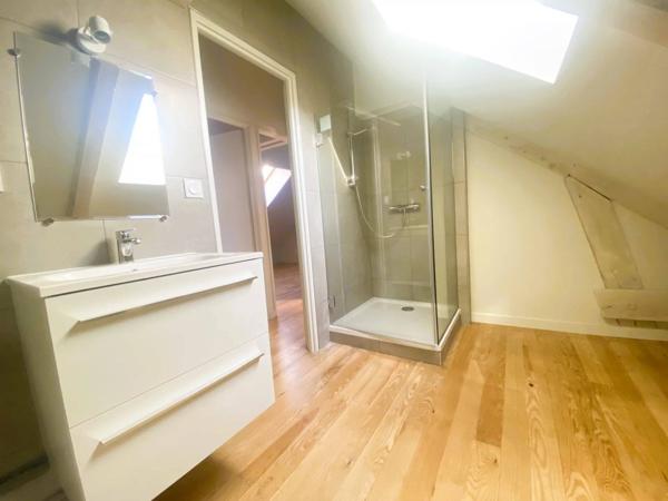 03200 VICHY -CENTRE VILLE -MAISON DE VILLE 4 PIÈCES AVEC TERRASSE ET JARDIN