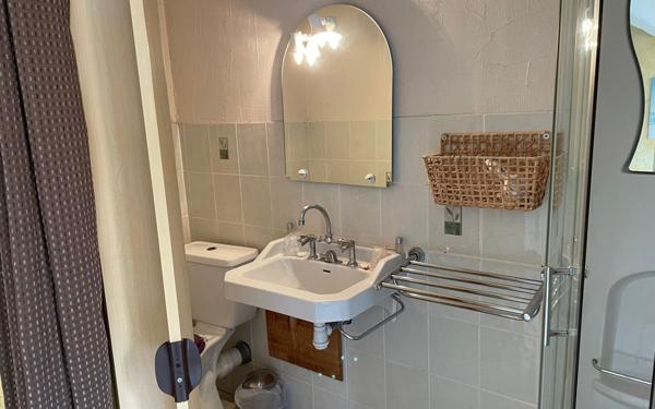 Immeuble à vendre    16 pièces • 482 m2 Saillans