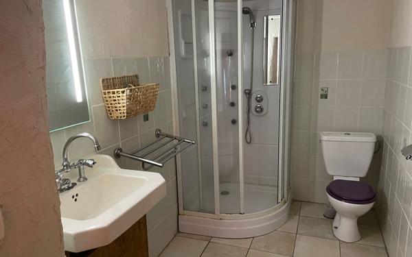 Immeuble à vendre    16 pièces • 482 m2 Saillans