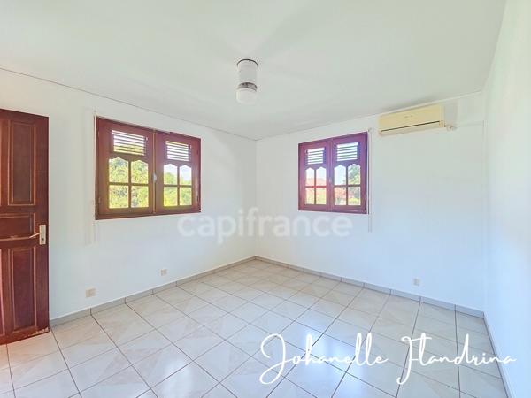 Les Abymes, Boisripeaux - Maison familiale 9 pièces de 230 m², sur 3 niveaux, garage, jardin