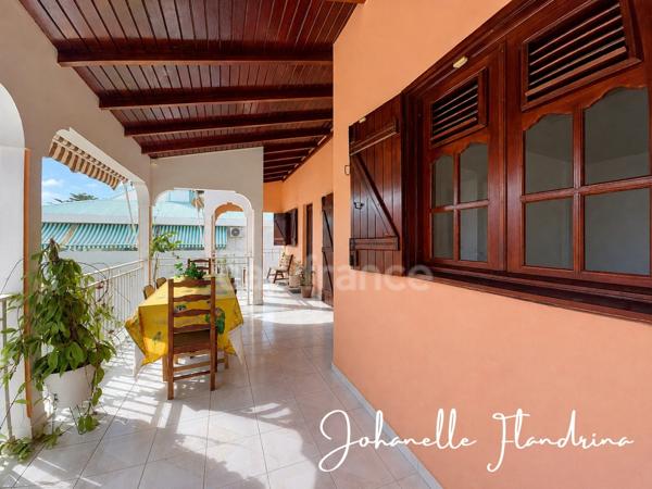 Les Abymes, Boisripeaux - Maison familiale 9 pièces de 230 m², sur 3 niveaux, garage, jardin