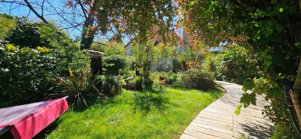 Au calme maison d'architecte de 173 m2, terrain 1278 m2