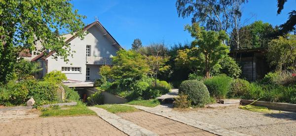 Au calme maison d'architecte de 173 m2, terrain 1278 m2