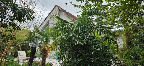 Au calme maison d'architecte de 173 m2, terrain 1278 m2