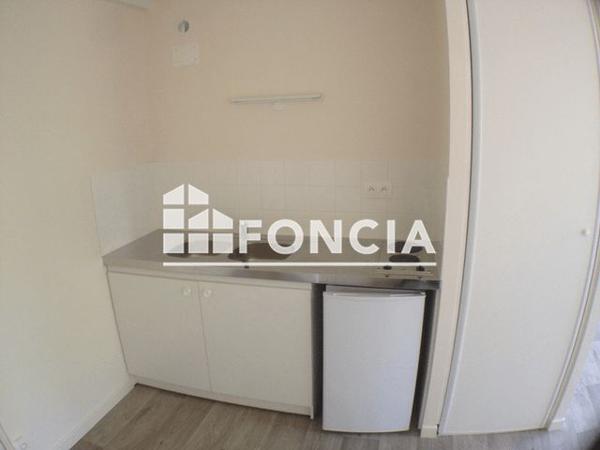 Location Studio 27.75 m² - 19 RUE DE LA BOTTE MOLLE Poitiers 86000