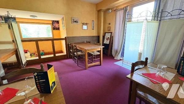 Murs et fonds de commerce de restaurant à vendre - Salbris (41300)
Au coeur de la Sologne, sur...