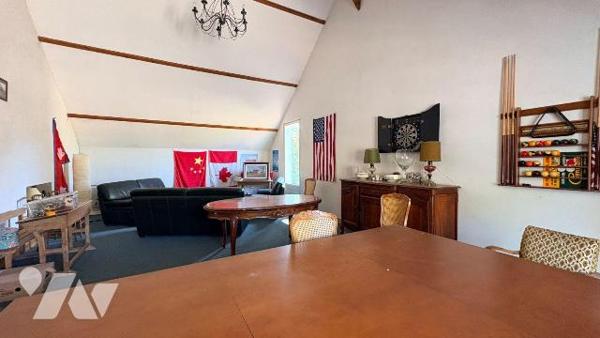 Murs et fonds de commerce de restaurant à vendre - Salbris (41300)
Au coeur de la Sologne, sur...