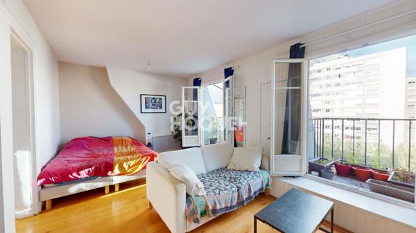 2 pièces dernier étage avec balcon PARIS 11