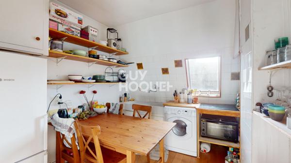 2 pièces dernier étage avec balcon PARIS 11